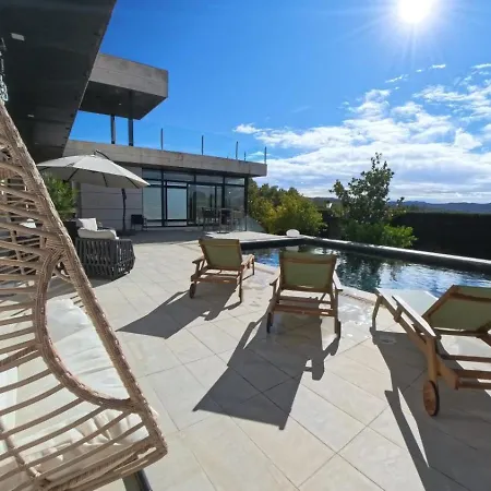 Confort Y Relax En De Lujo Villa